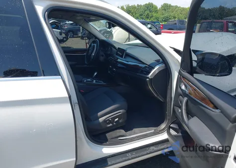 2015 BMW X5 xDrive35I z USA, uszkodzony, nr VIN 5UXKR0C57F0K52387